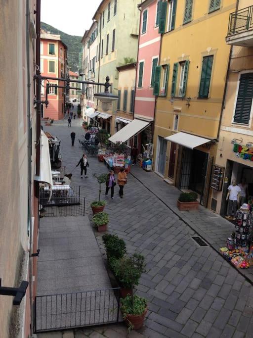 Appartamento A Due Passi Dal Mare Finale Ligure Εξωτερικό φωτογραφία